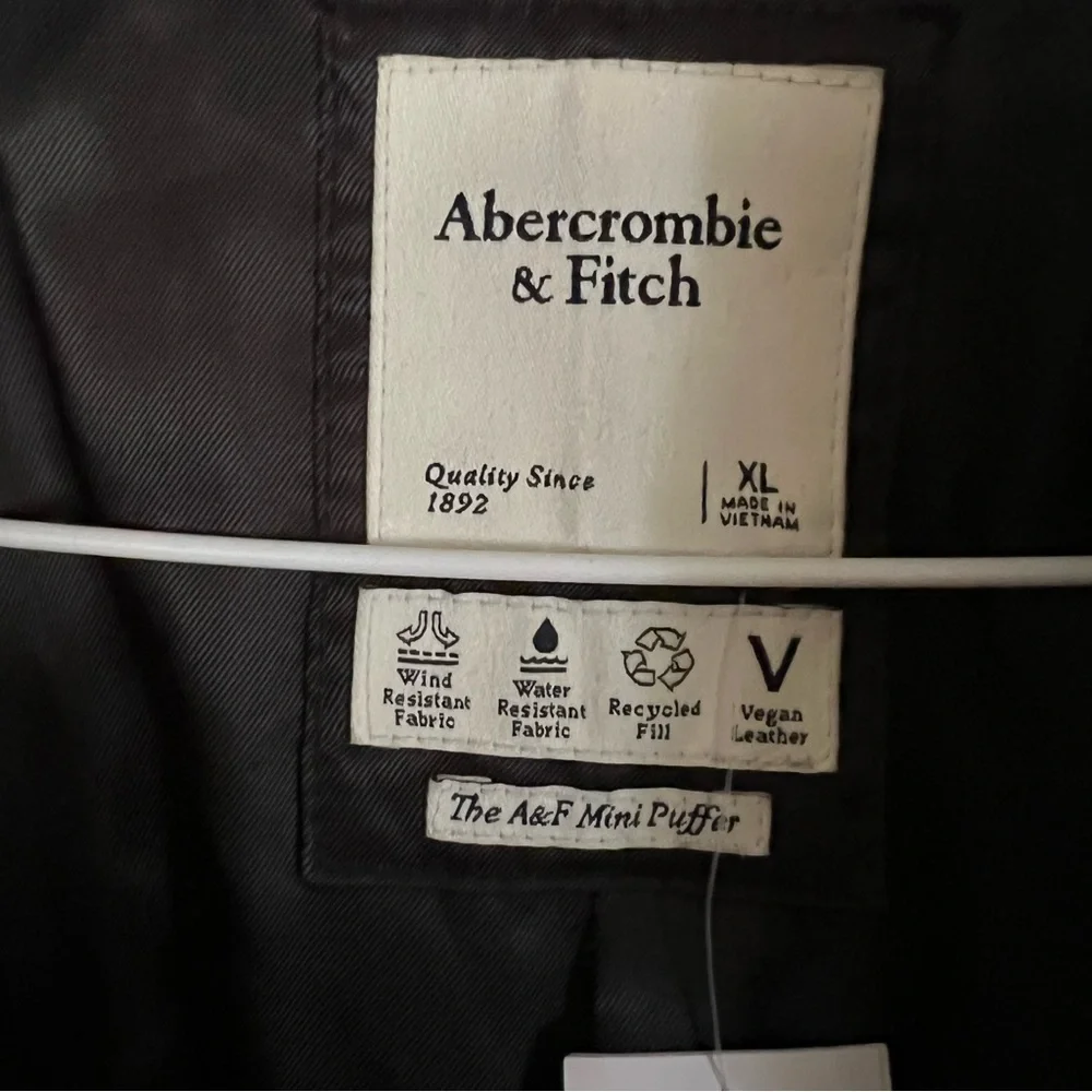🖤🖤 NWT Abercrombie & Fitch Vegan Leather Mini Puffer Jacket in Black – Size XL - Picture 8 of 11